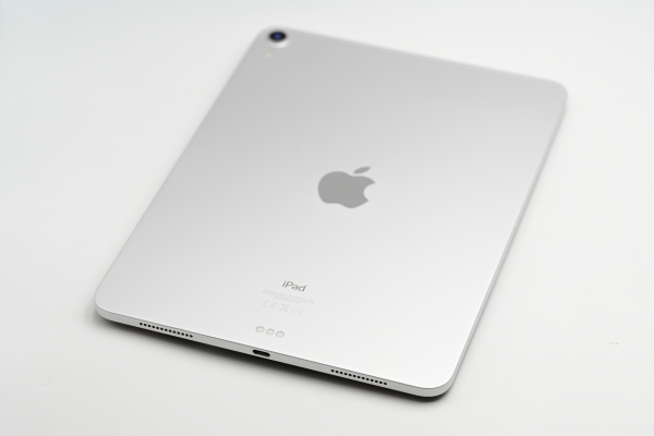iPad Pro, 11'', 64GB, WIFI, silber (Modell A1980) Apple-refurbished / Zustand "sehr gut", Akku 90-100%